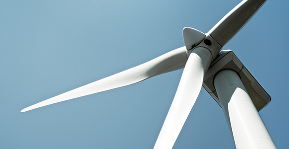Gros plan d’une éolienne